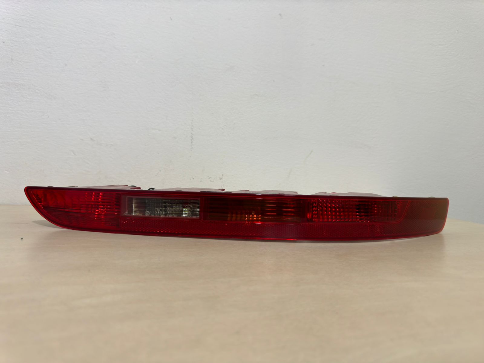 Lanterna Traseira Direita Audi Q5 2009/2017 (PARACHOQUE) 8R0945096