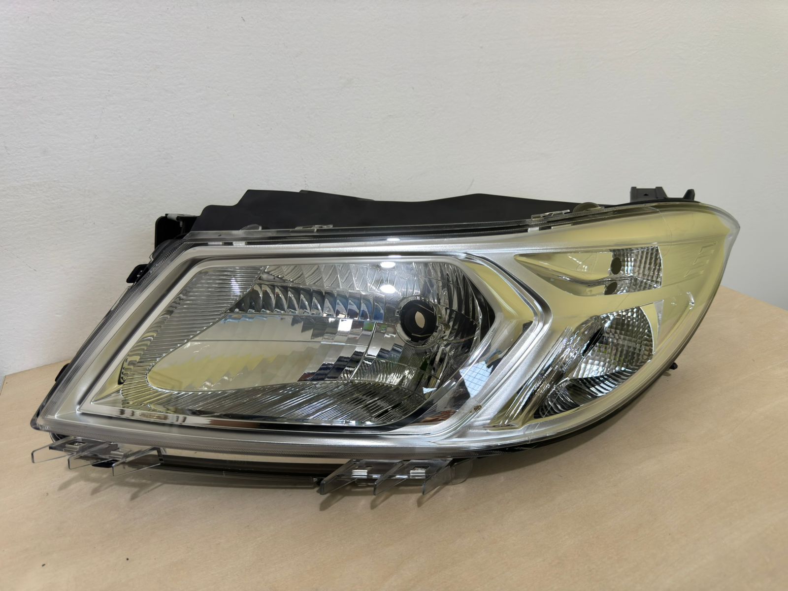 Farol GM Onix 2016 Esquerdo Cromado