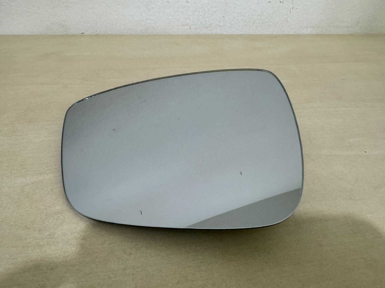 Lente Retrovisor Esquerdo GM Tracker 2020 A 2024 E240025013